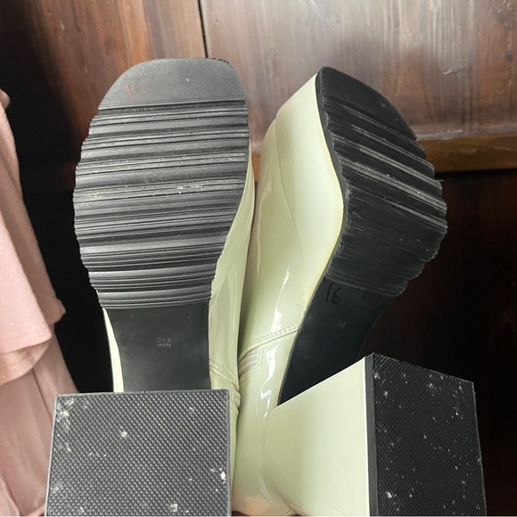 Sugar Thrillz Heart Walk Over You Platform Boots White - Picture 7 of 12